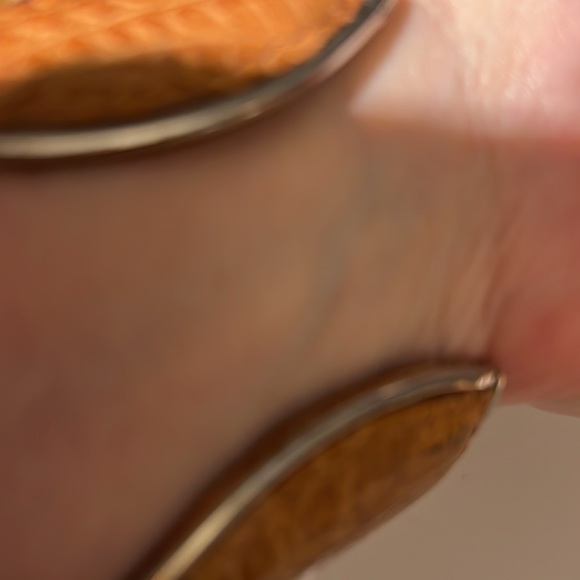 New never worn studded open cuff genuine crocodile - Picture 5 of 5